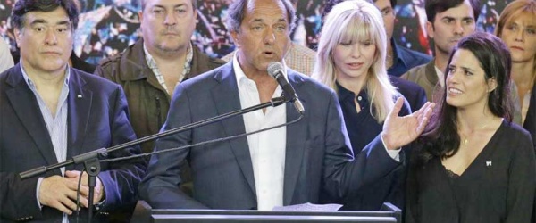 'Es momento de poner el hombro y colaborar', dice Daniel Scioli