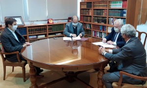 Catalano y Villada suscriben otro convenio absurdo e innecesario