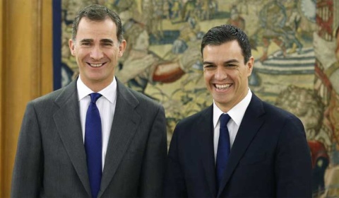 El rey de España encarga al líder del Partido Socialista la formación del gobierno
