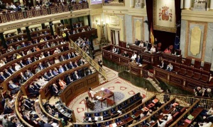 El Congreso de los Diputados de España aprueba la primera ley de eutanasia