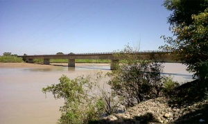 Funcionarios salteños y paraguayos evalúan las obras del río Pilcomayo