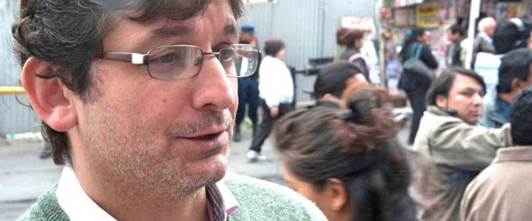 El anticapitalista Morello multa ahora a una cadena de fast food por no tener libro de quejas