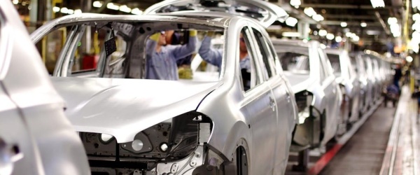La actividad industrial cae un 31% interanual en abril