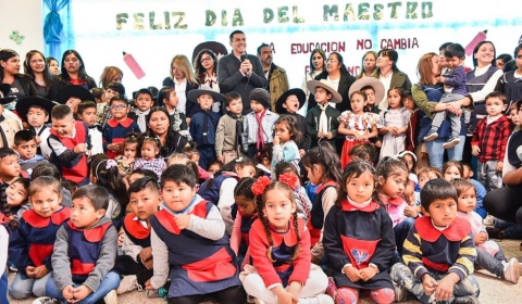 Urtubey convierte en un acto de campaña el anuncio de su ‘plan alimentario’ infantil