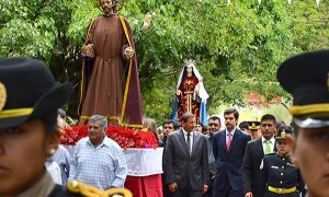 El gobernador Urtubey participa en las fiestas patronales de La Caldera