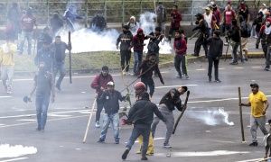 La protesta contra Lenín Moreno irrumpe en el Parlamento de Ecuador