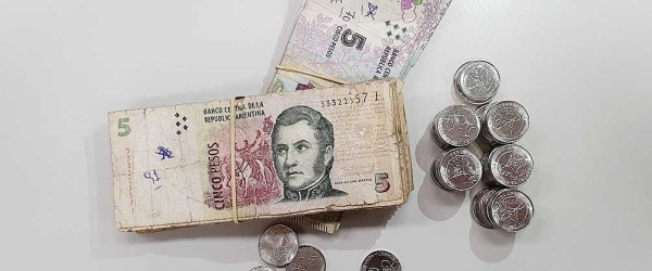 Los billetes de 5 pesos salen hoy de circulación
