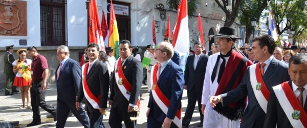 El gaucho Urtubey asiste en Tarija al aniversario de la batalla de La Tablada
