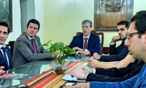 Funcionario municipal se equivoca al mencionar los países que forman la Asociación Europea de Libre Comercio