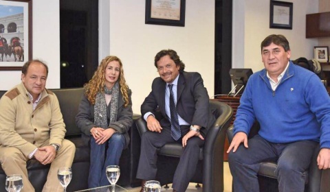 Sáenz recibe a exiliados venezolanos asistidos por la Municipalidad de Salta