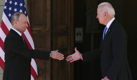 Putin anuncia que ha acordado con Biden el retorno de los embajadores