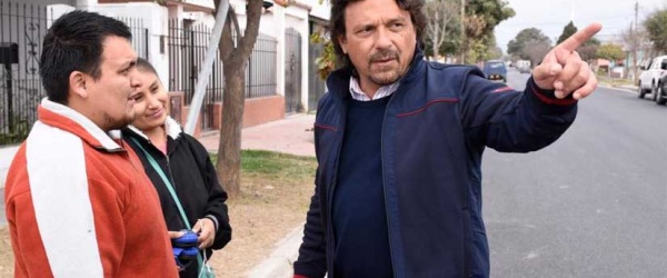 Sáenz visita las obras de pavimentación en distintos barrios de la ciudad de Salta