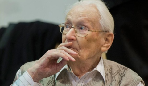 El 'contable de Auschwitz' admite su responsabilidad moral en el exterminio nazi