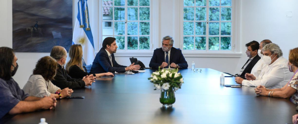El gobierno acuerda un aumento salarial escalonado del 34,55% para docentes nacionales