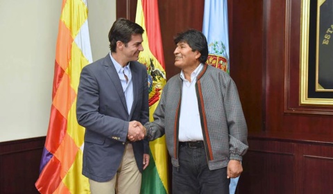 Los grandes diarios bolivianos ignoran la visita de Urtubey a Evo Morales