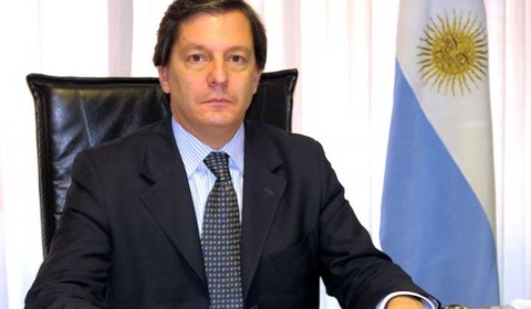 Urtubey acepta la renuncia de un funcionario 'por razones personales' y acto seguido vuelve a designarlo