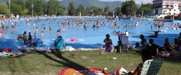 'Modo verano' en los barrios de Salta durante el fin de semana