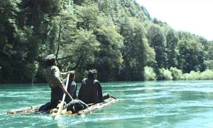 El cinemóvil proyecta 'Fuga de la Patagonia' en el Centro Cultural Casa Tedín de Cachi