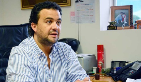 Dos ministros del gobierno de Salta inauguran un concurso escolar 'tributario'
