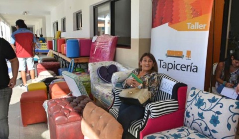 Obras de tapicería de la Escuela de Artes y Oficios expuestas en el CCM de Salta