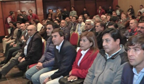 Los candidatos de Urtubey, en primera fila de un acto del ceremonial del Estado