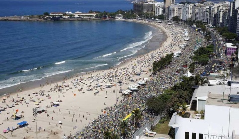 Las masivas protestas callejeras acorralan al gobierno de Dilma Rousseff