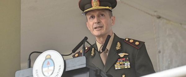El jefe del Ejército Argentino visita Salta para supervisar el control militar de las fronteras