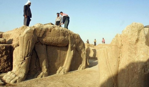El Estado Islámico arrasa con la ciudad de Nimrud, joya arqueológica iraquí