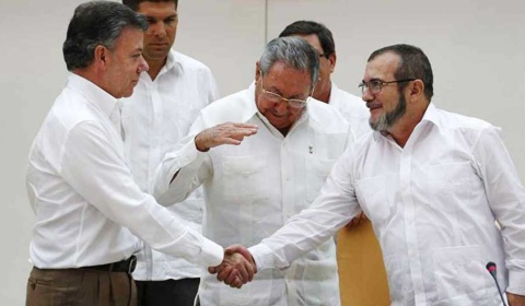 El gobierno colombiano y las FARC sellan un 'acuerdo definitivo' de paz