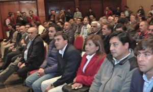 Los candidatos de Urtubey, en primera fila de un acto del ceremonial del Estado