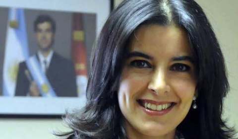 Cansino 'está más vinculada al esteticismo que a las necesidades populares', dice un abogado