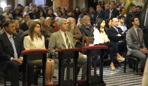 El gobierno de Salta permite el rezo individual en las iglesias como si fuese una actividad recreativa más