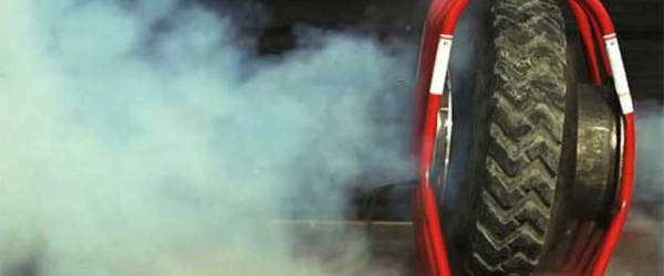Dos personas heridas al reventar el neumático de un colectivo en Vaqueros