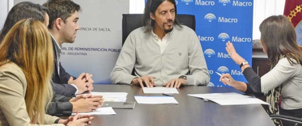 El gobierno 'reacondicionará' 700 computadoras desechadas por el Banco Macro