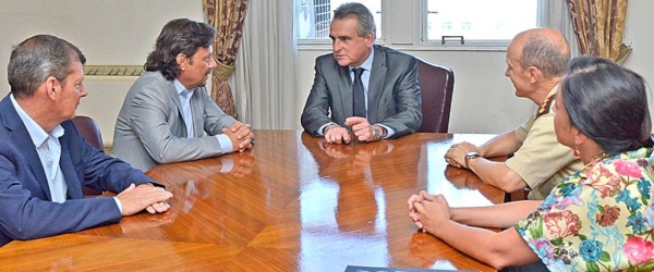 Sáenz activa en Buenos Aires gestiones por las carreteras y el agua
