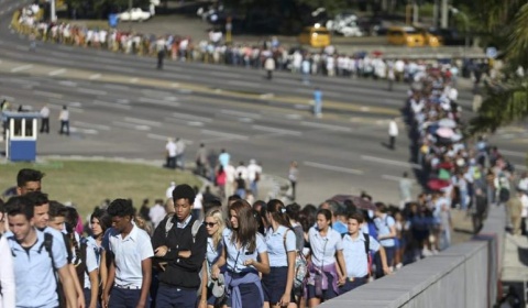 Los cubanos despiden a Castro en la Plaza de la Revolución