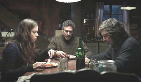 Cine de domingo con 'Hipersomnia' y 'Nieve negra'