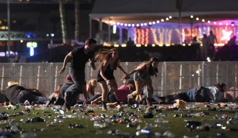 Al menos dos muertos y 24 heridos tras tiroteo en un concierto en Las Vegas
