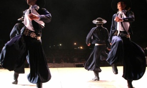 Noche de malambo en el ciclo 'Historias Mínimas' del Ballet Folklórico de la Provincia