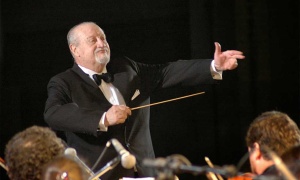 Pedro Ignacio Calderón, director invitado del ciclo Haydn de la Orquesta Sinfónica de Salta