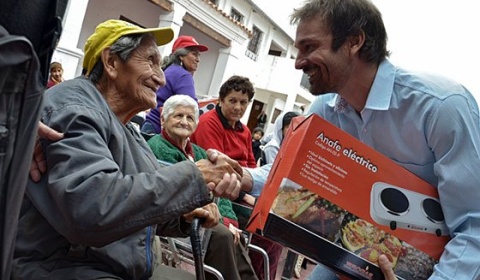 Gobernar en Salta es regalar