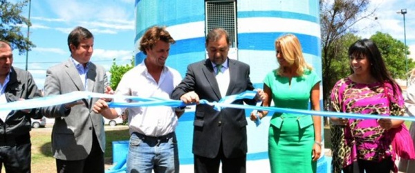 El intendente Isa inaugura el 'tanque tornillo' en Tres Cerritos