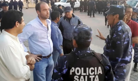 ¿Por qué no buscamos debajo de las piedras a los asesinos de las turistas francesas?