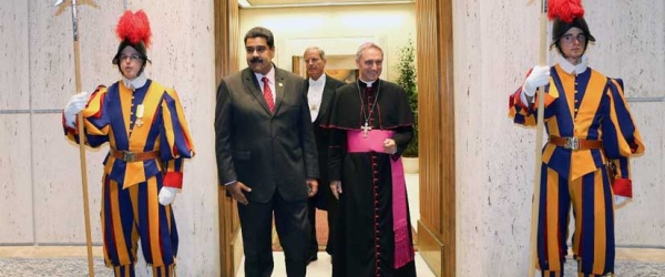 El Papa invita a Maduro a 'emprender con coraje el diálogo' para resolver la crisis