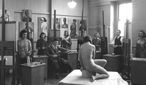 Taller de desnudo artístico en el Centro Cultural América