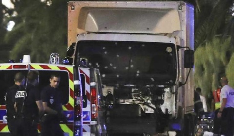 Atentado en Niza: al menos 84 muertos y 18 heridos en estado crítico
