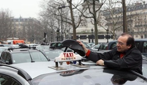 Las protestas de los taxistas colapsan París, Londres y Madrid