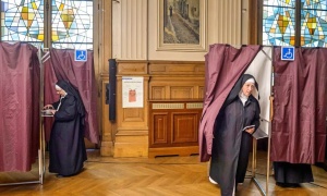 Es más dañino para las libertades el voto electrónico que la educación religiosa