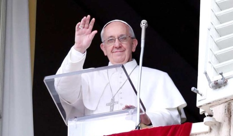 El Papa escribe al Arzobispo de París y expresa su condena a la violencia