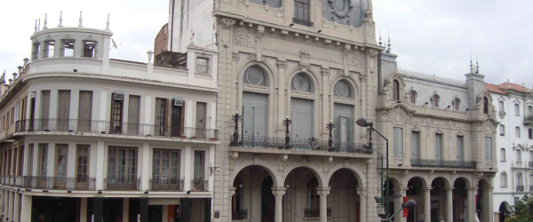 Feria de artesanías de sal en el Centro Cultural América